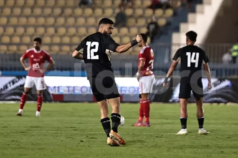 لقطات من مباراة الأهلي وبتروجت في الدوري (صور) لقطات من مباراة الأهلي وبتروجت في الدوري (صور)